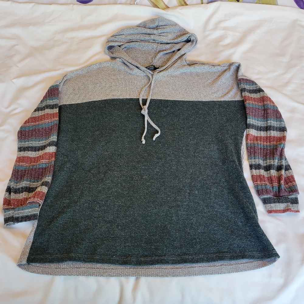 Cure Lightweight Hoodie Green Gray Striped Sleeves Girls Juniors Size XL